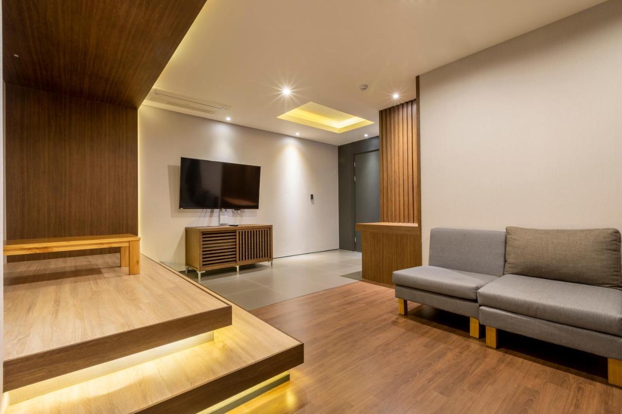 Sorgente Business Hotel Busan Bagian luar foto