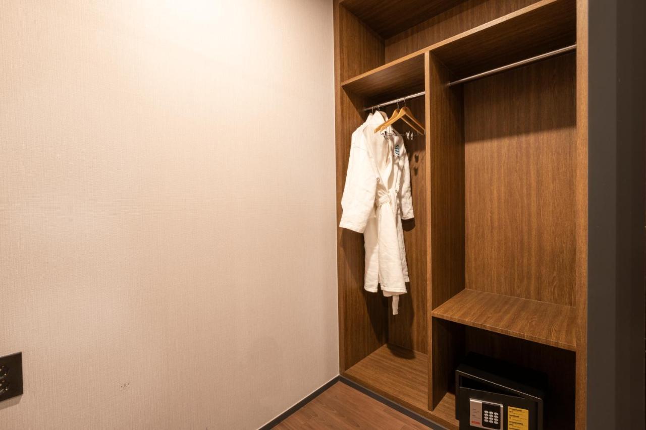Sorgente Business Hotel Busan Bagian luar foto